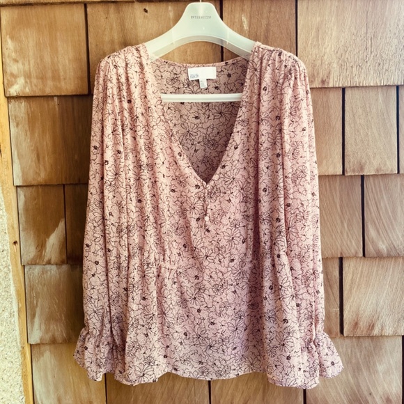 Nordstrom Rack 1X Chiffon V-Neck Long Sleeve Blouse And camisole Floral Print. - Picture 3 of 16